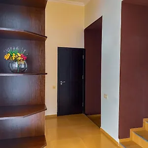 Zaav شقة